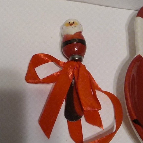 Santa Claus Plate with Knife - Picture 2 of 5